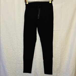 NWT VIGORELLA Skinny Black Leggings. Made in Australia.